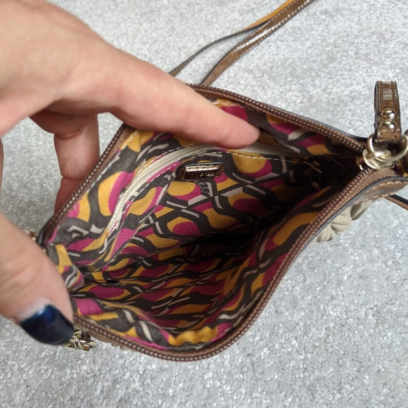 Guess crossbody purse - Picture 3 of 7